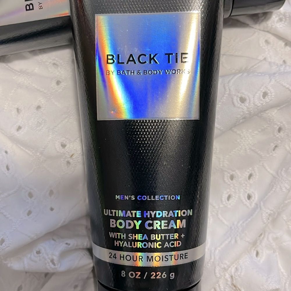 NEW - Bath & Body Works. Black Tie (men’s collection) - Picture 2 of 3